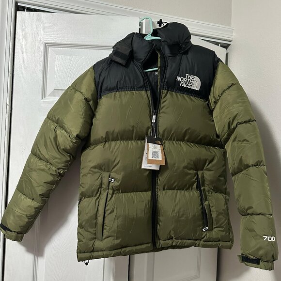 The North Face Puffer Jacket 700 Fill | L |Packable Jacket New With Tags on Sale - Picture 1 of 5
